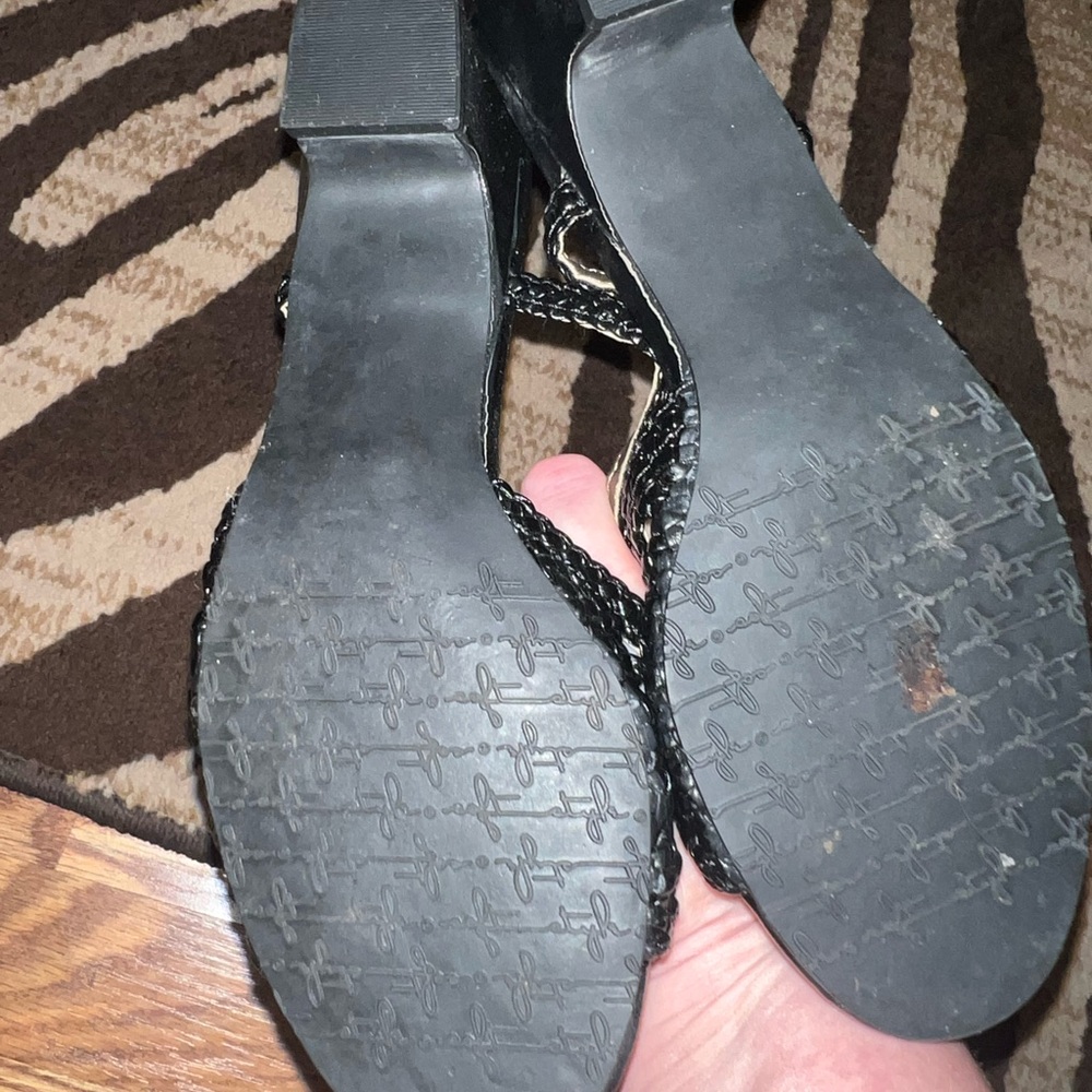 Soft style black dress shoes. Size 9M. EUC - Picture 2 of 3